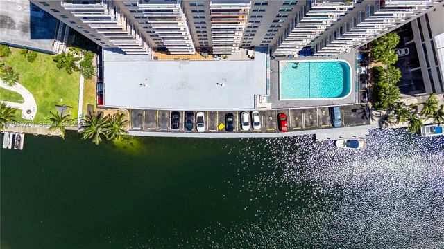 437 Golden Isles Dr 11J, Hallandale Beach, FL 33009