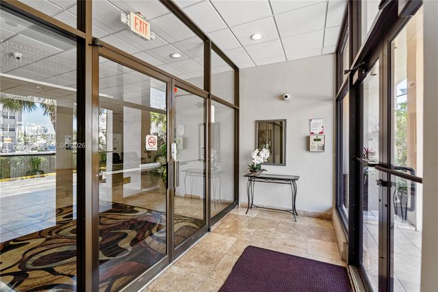 437 Golden Isles Dr 11J, Hallandale Beach, FL 33009