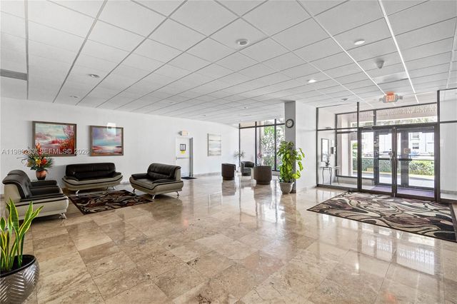 437 Golden Isles Dr 11J, Hallandale Beach, FL 33009