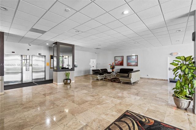 437 Golden Isles Dr 11J, Hallandale Beach, FL 33009