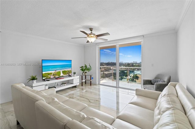 437 Golden Isles Dr 11J, Hallandale Beach, FL 33009