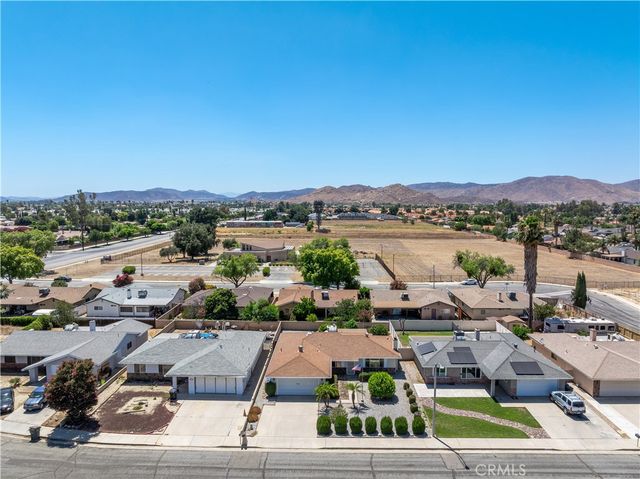 781 Somerset Court, Hemet, CA 92545