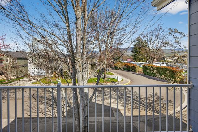 262 Meadow Drive, Ashland, OR 97520