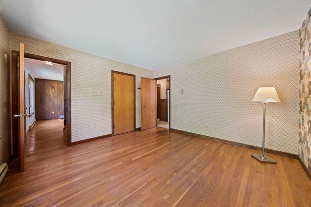 770 Shore Rd, Bourne, MA 02559