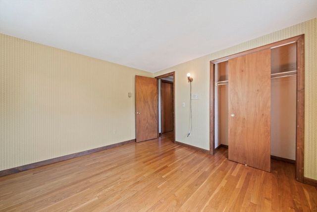 770 Shore Rd, Bourne, MA 02559