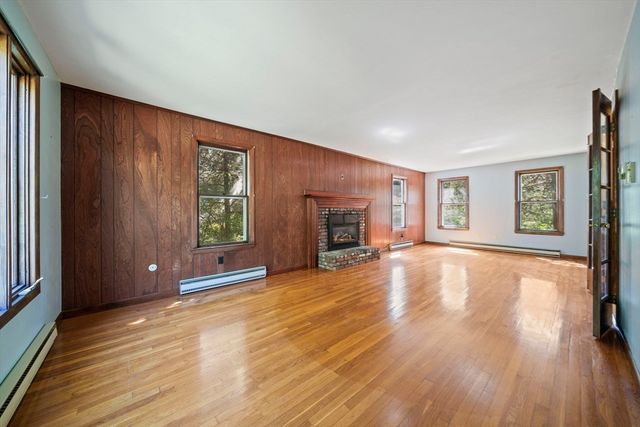 770 Shore Rd, Bourne, MA 02559