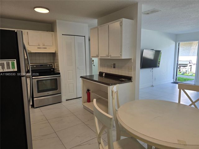 5307 NW 23rd St 176, Lauderhill, FL 33313