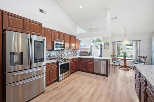 483 LINCOLN AVENUE, Masaryktown, FL 34604
