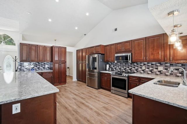 483 LINCOLN AVENUE, Masaryktown, FL 34604
