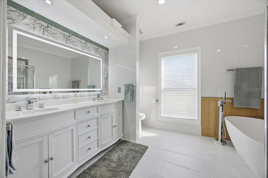 Image 17 of property listing at Address unavailable.