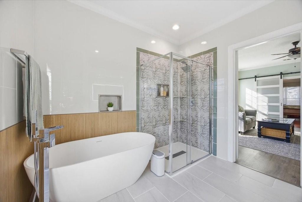 Image 18 of property listing at Address unavailable.