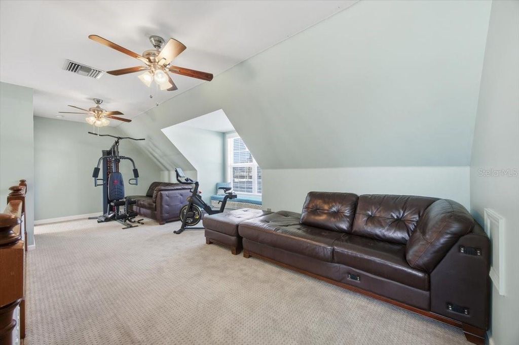 Image 19 of property listing at Address unavailable.