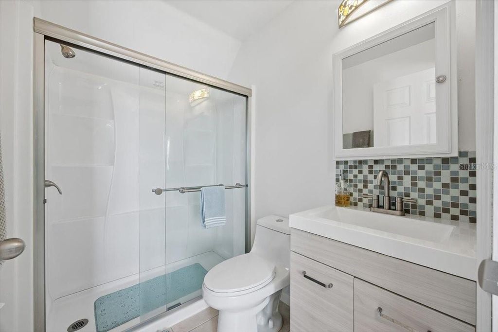 Image 25 of property listing at Address unavailable.