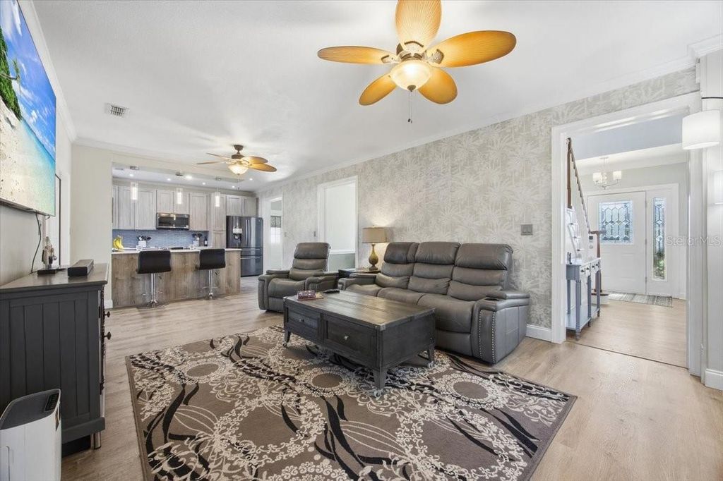 Image 6 of property listing at Address unavailable.