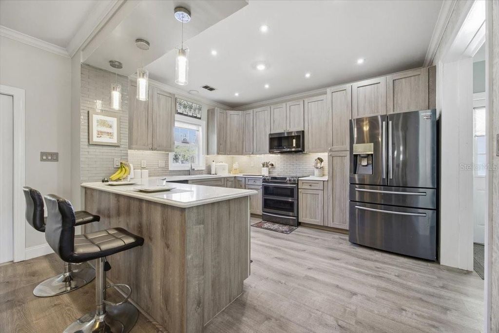 Image 7 of property listing at Address unavailable.