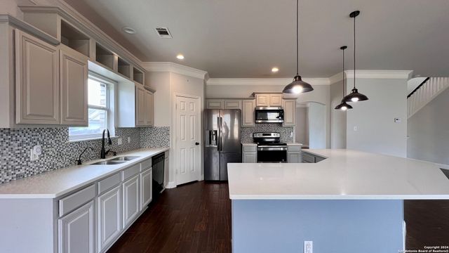1042 MALTESE GDN, San Antonio, TX 78260