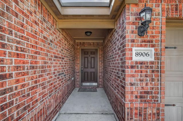 8906 Stagewood Drive, Humble, TX 77338