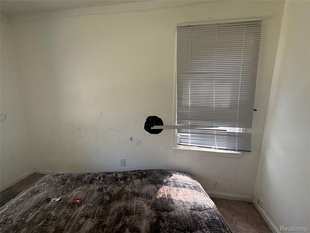 17655 Sunderland Road, Detroit, MI 48219