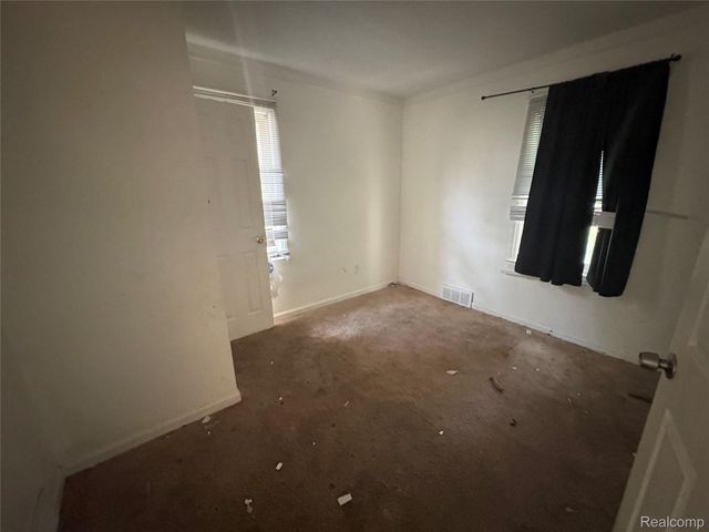 17655 Sunderland Road, Detroit, MI 48219