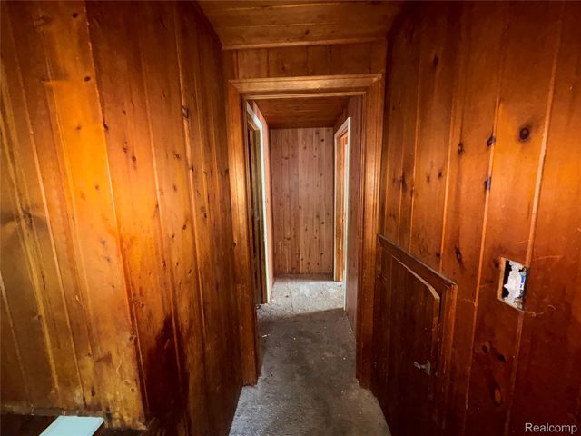 17655 Sunderland Road, Detroit, MI 48219