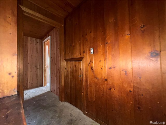 17655 Sunderland Road, Detroit, MI 48219