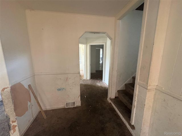 17655 Sunderland Road, Detroit, MI 48219