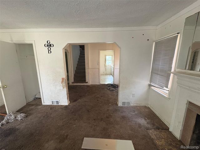 17655 Sunderland Road, Detroit, MI 48219