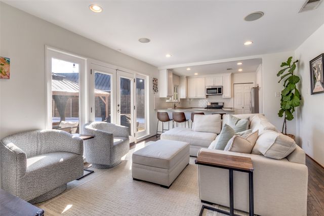 6718 Starling Circle, Dallas, TX 75209