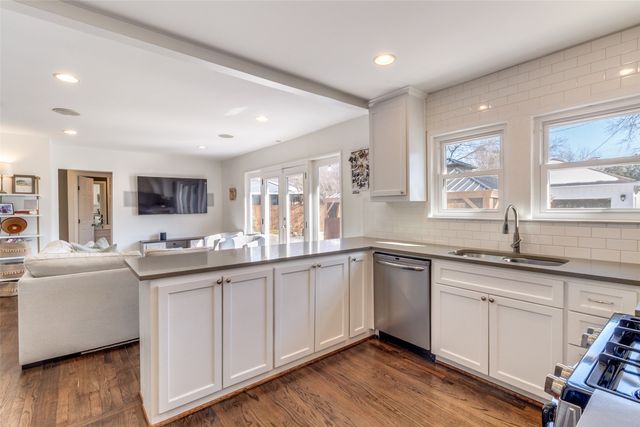 6718 Starling Circle, Dallas, TX 75209