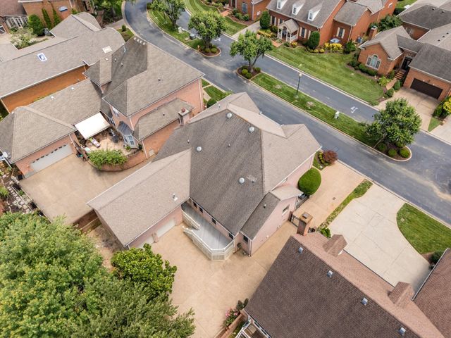 111 Carriage Way, Hendersonville, TN 37075