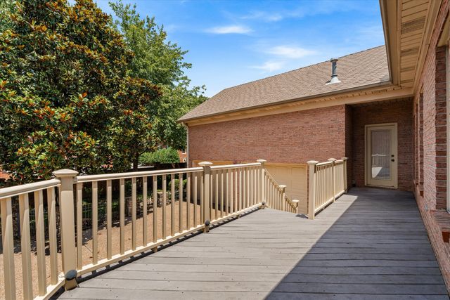 111 Carriage Way, Hendersonville, TN 37075