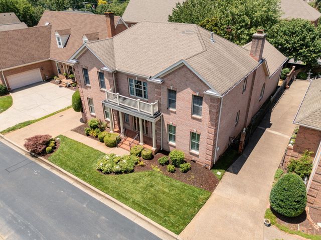 111 Carriage Way, Hendersonville, TN 37075