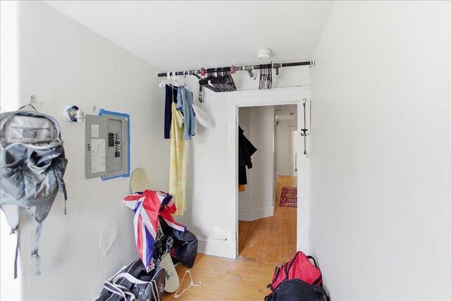 52 Isham Street, Burlington, VT 05401