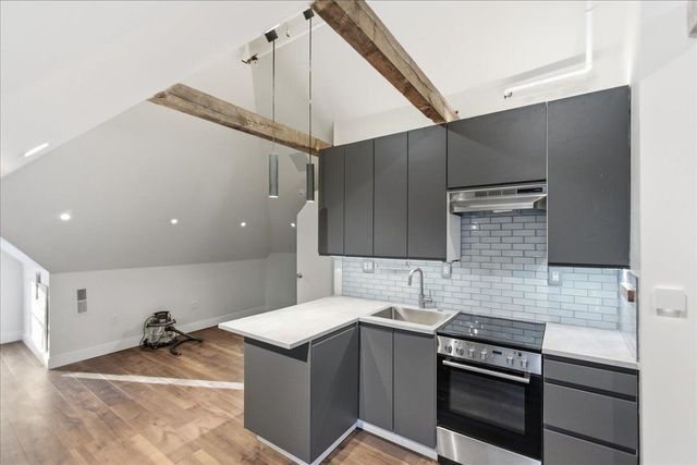 52 Isham Street, Burlington, VT 05401