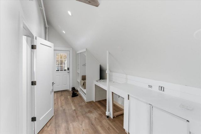 52 Isham Street, Burlington, VT 05401