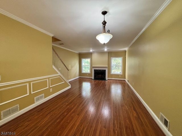 303 Tallwood Ln, Green Brook Twp., NJ 08812