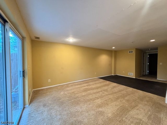 303 Tallwood Ln, Green Brook Twp., NJ 08812