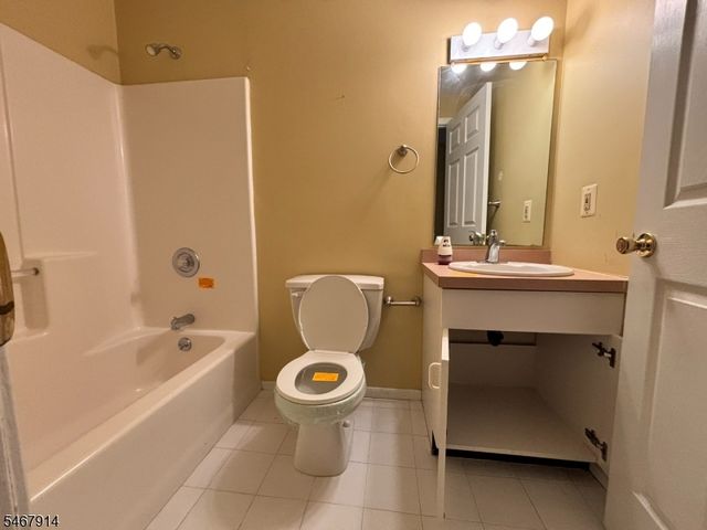 303 Tallwood Ln, Green Brook Twp., NJ 08812