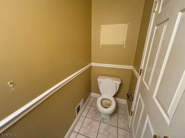 303 Tallwood Ln, Green Brook Twp., NJ 08812