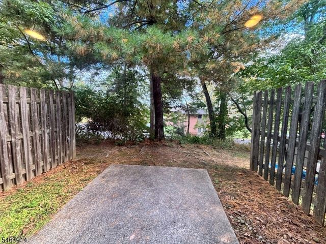 303 Tallwood Ln, Green Brook Twp., NJ 08812