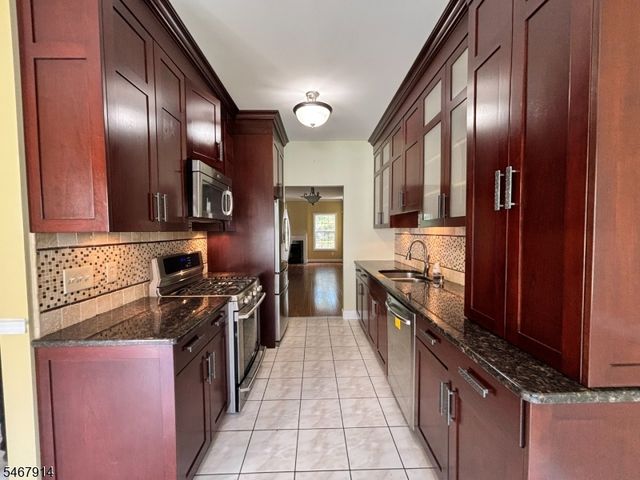 303 Tallwood Ln, Green Brook Twp., NJ 08812