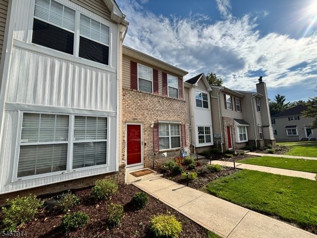 303 Tallwood Ln, Green Brook Twp., NJ 08812