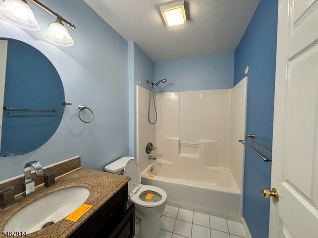 303 Tallwood Ln, Green Brook Twp., NJ 08812