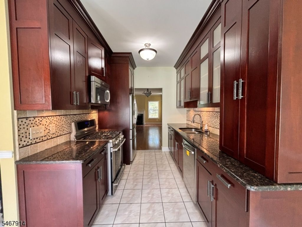 303 Tallwood Ln, Green Brook Twp., NJ 08812 — photo 4