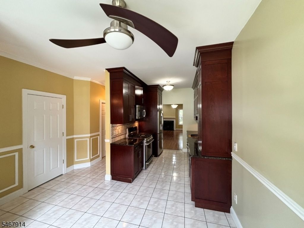 303 Tallwood Ln, Green Brook Twp., NJ 08812 — photo 5