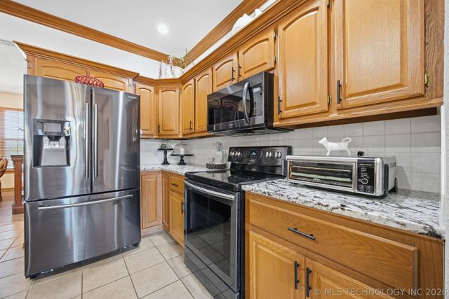 2445 Avalon Drive, Eufaula, OK 74432