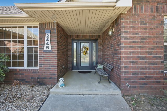 2445 Avalon Drive, Eufaula, OK 74432