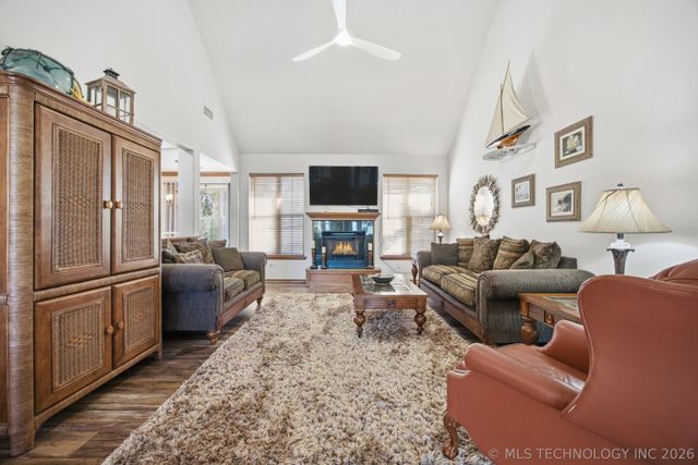 2445 Avalon Drive, Eufaula, OK 74432