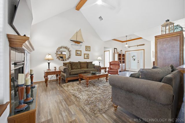 2445 Avalon Drive, Eufaula, OK 74432