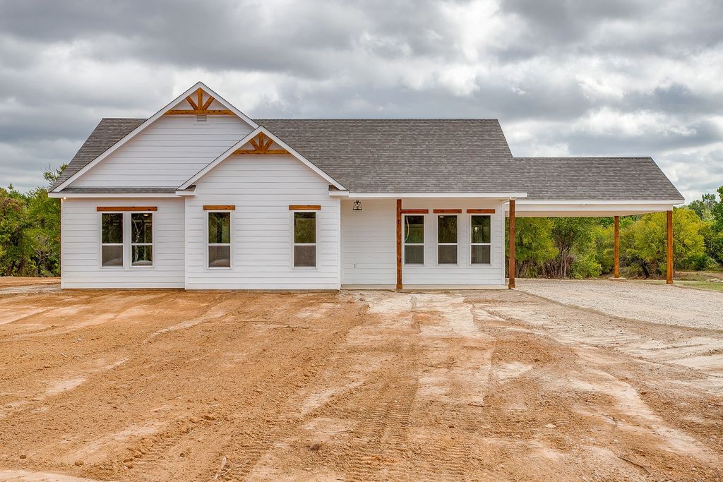 1024 RAYS Way, Weatherford, TX 76085 — photo 2